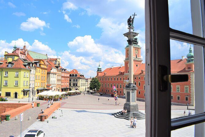 Everyday Chopin Concert at 7 PM with candlelight by the Castle - Chopin Point Warsaw on Plac Zamkowy: Easy to Find by Taxi or Transit