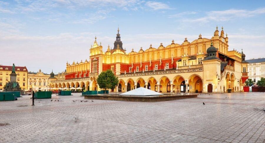From Warsaw: Guided Tour to Auschwitz-Birkenau and Krakow - Birkenau: more space, more exposure to the weather