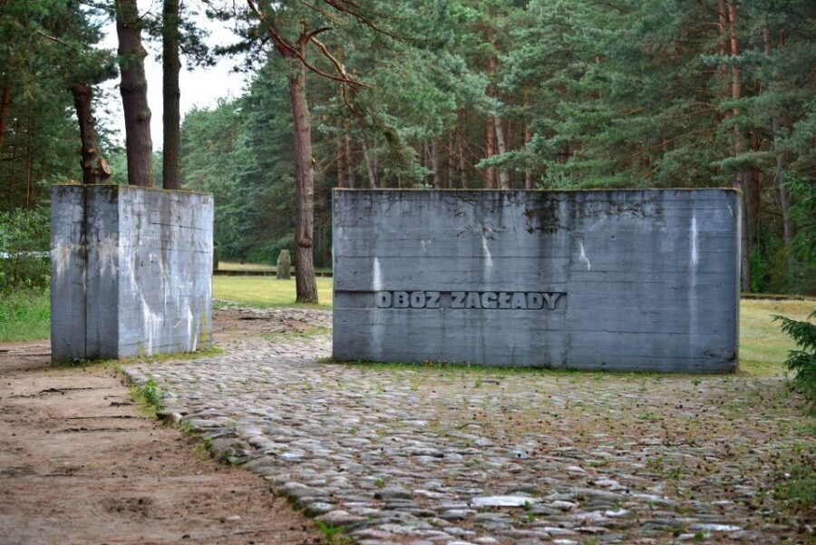 From Warsaw: Treblinka Extermination Camp Private Tour - The guide quality is the real differentiator