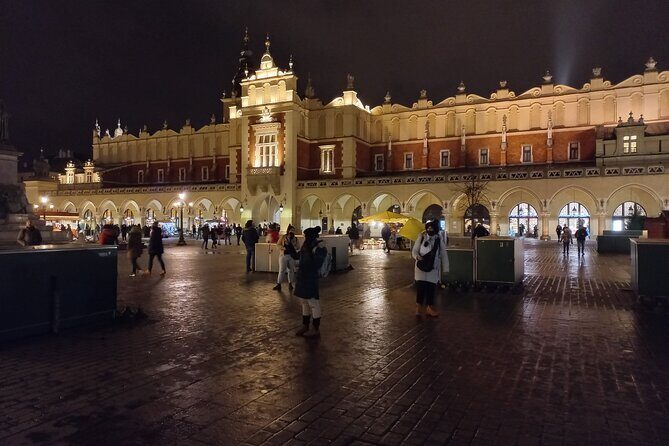 Full-Day Tour From Warsaw to Auschwitz (guided) and Krakow by car - Price and value: why $277.10 can make sense here