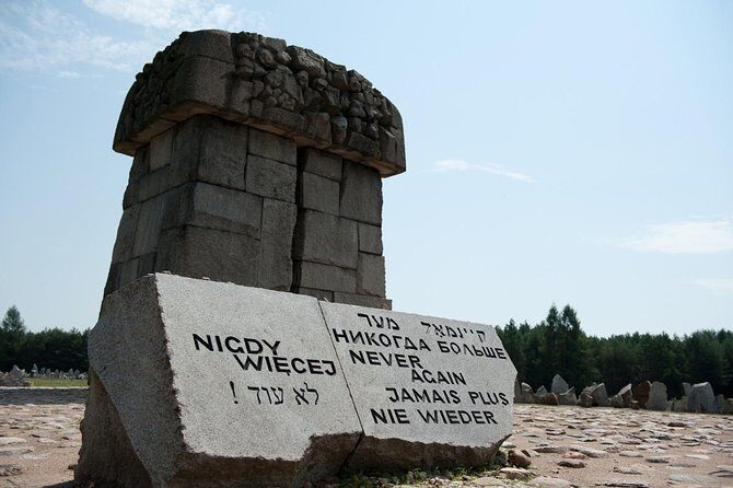Half Day Treblinka Death Camp Small Group Tour from Warsaw with Lunch - Stop 2: Warsaw Ghetto Heroes Monument by POLIN Museum