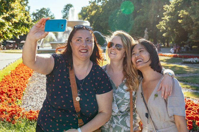 Highlights & Hidden Gems With Locals: Best of Warsaw Private Tour - How this private 3-hour walk actually works