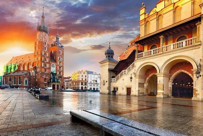 Krakow and Auschwitz Small-Group Tour from Warsaw with Lunch - Lunch Timing: When You Eat Changes the Feel of the Day