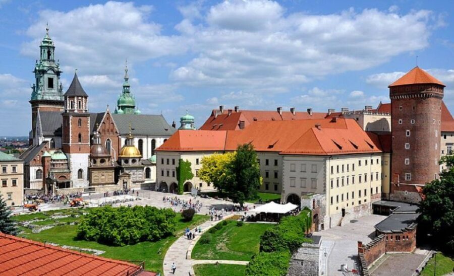 Krakow and Auschwitz Small-Group Tour from Warsaw with Lunch - Wawel Hill, Cathedral, and Castle: The Royal Anchor of the City
