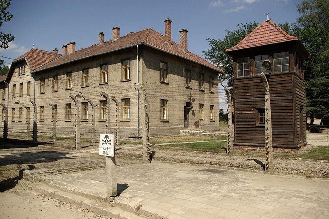 Krakow & Auschwitz day tour from Warsaw by private car with Lunch - Krakow’s Old Town Stops: Fast, Focused, and Easy to Follow