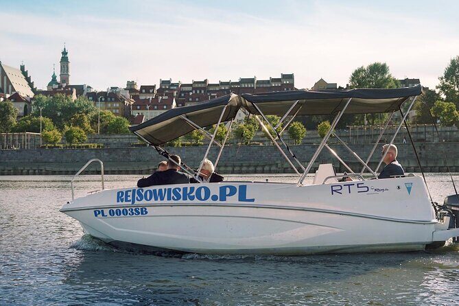 Private Cruise on Vistula in Warsaw for 9 with our Helmsman - Świętokrzyski Bridge at Speed: Modern Design Up Close