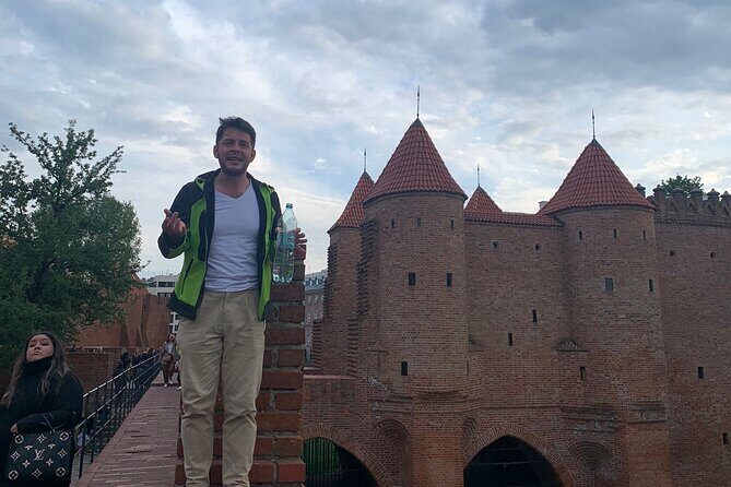 Private Warsaw Old Town & Royal Route Walking Tour – Bestseller - Holy Cross Church: Chopin’s heart and the smuggling question