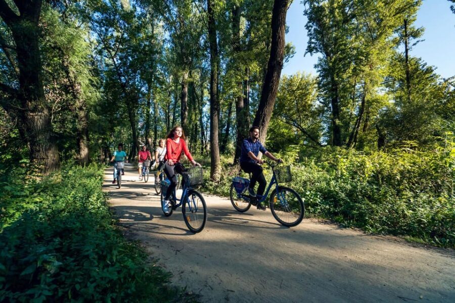 Secrets of Warsaw 4-hour Bike Tour - Through Warsaw’s business core and political center