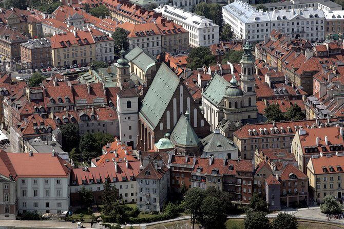 Walk through the Warsaw Old and New Town: like Phoenix from the ashes - Krakowskie Przedmieście to Chopin’s Heart at Holy Cross Church