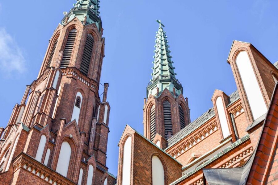 Warsaw: 2-Hour Praga Walking Tour - From St. Florian Cathedral to Orthodox heritage sites and ritual-bath history
