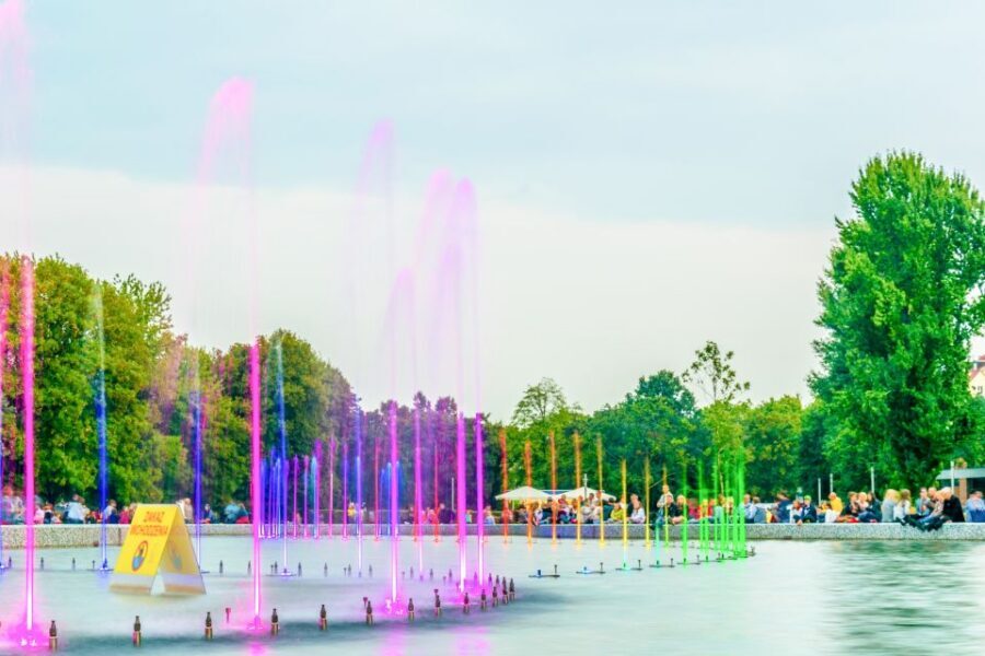 Warsaw: 3-Hour Guided City Highlights Tour by Segway - Multimedia Fountain Park: Europe’s Largest Show Area