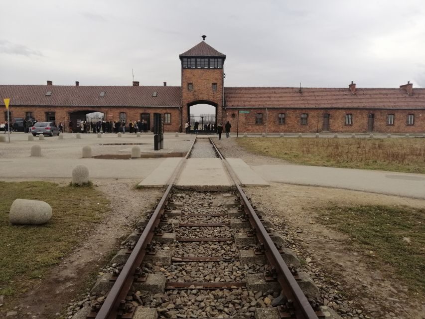 Warsaw: Auschwitz-Birkenau and Krakow Tour by Car - Krakow Old Town Free Time: What You Can Actually See