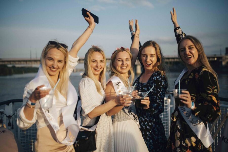 Warsaw: Boat Party with Unlimited Drinks &VIP Club Entrance - Open bar details: what unlimited really means