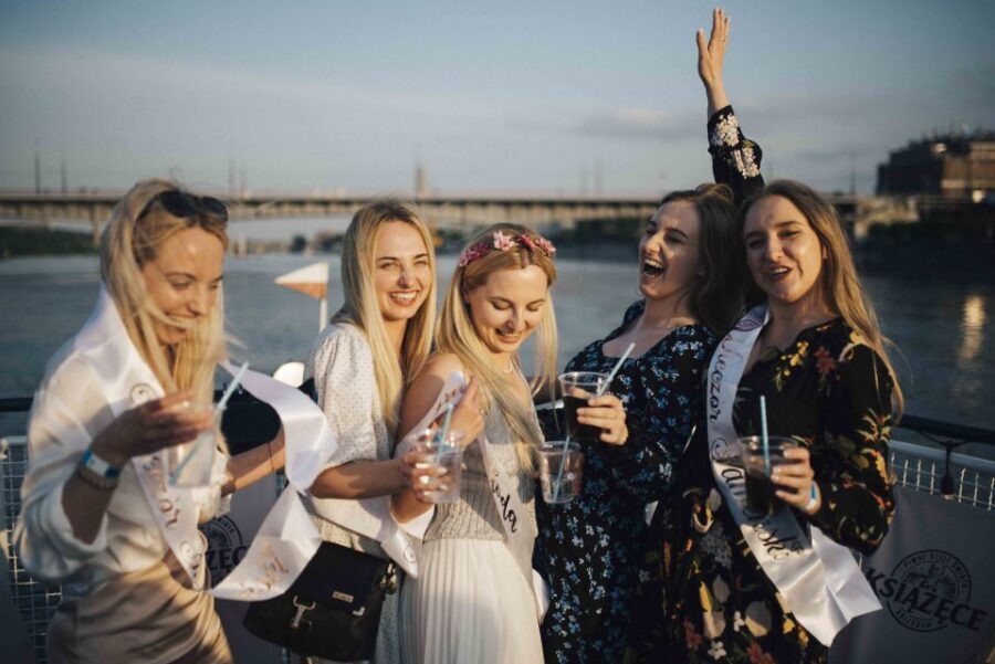 Warsaw: Boat Party with Unlimited Drinks &VIP Club Entrance - The 2-hour cruise: views, pace, and party setup