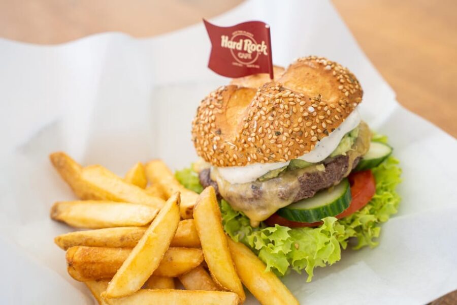 Warsaw: Breakfast at Hard Rock Cafe - Should you book Hard Rock Cafe breakfast in Warsaw?