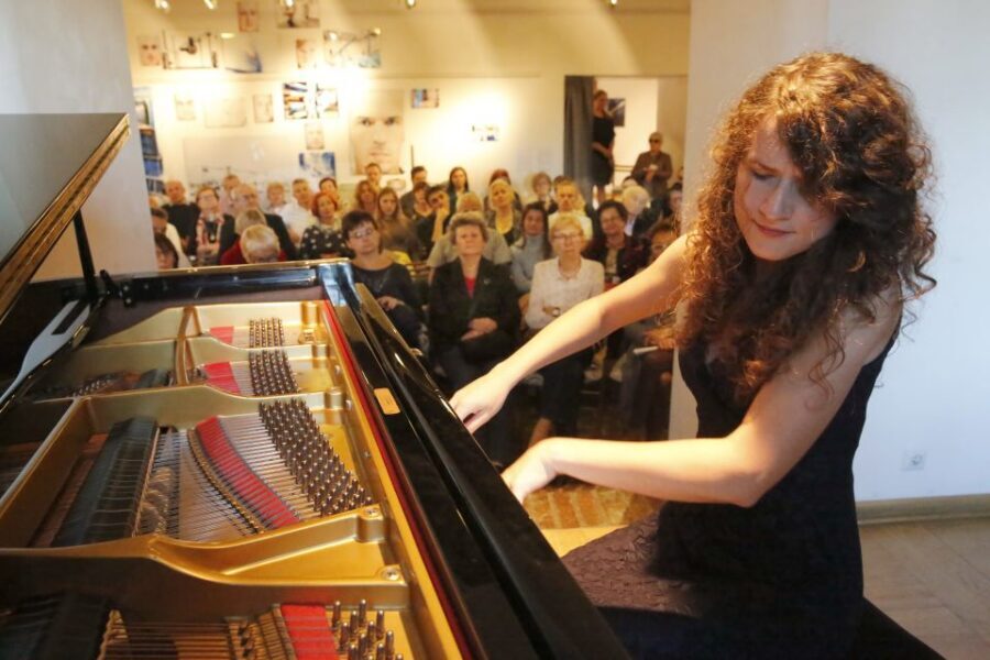 Warsaw: Chopin Concert in the Old Town - Chopin in One Hour: The Restored Pleyel Experience