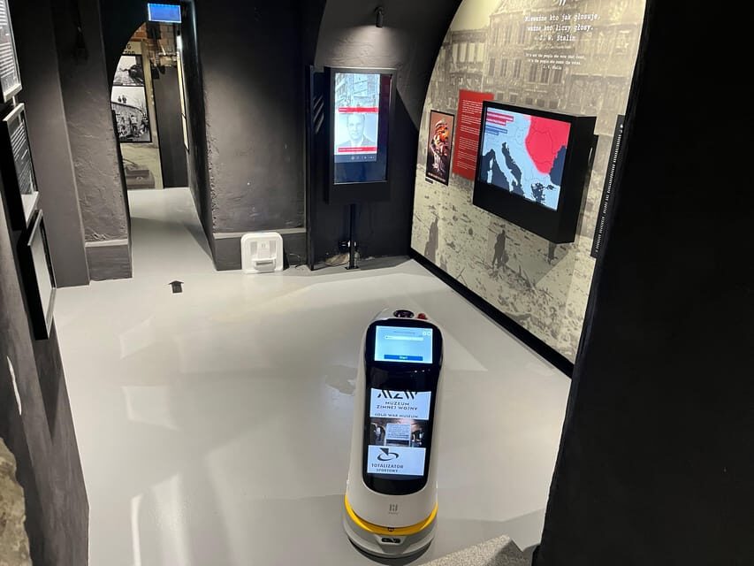 Warsaw: Cold War Museum Entry Ticket - Three VR games where you play the Cold War role