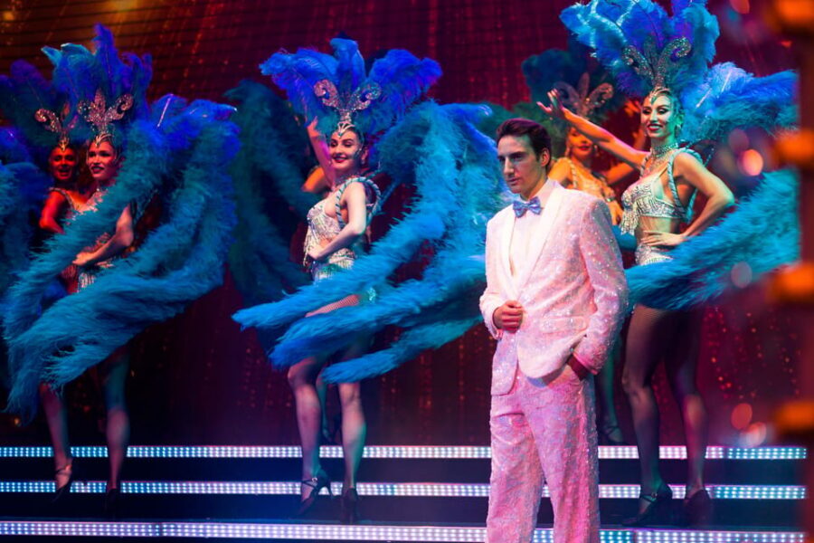 Warsaw: Dinner Show at Sabat Theatre - After the show: dancing on stage with the performers