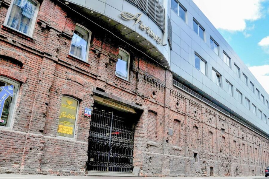 Warsaw: Ghetto, Jewish Cemetery & POLIN Museum Private Tour - Private guide in your language: quality control you can feel
