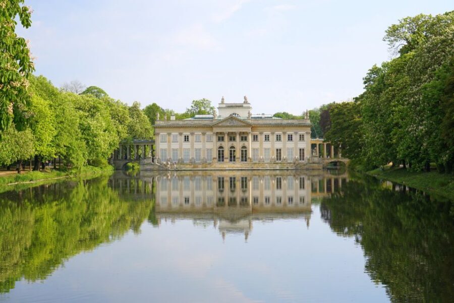 Warsaw: Highlights Guided Retro Bus Tour - Łazienki Park walk: Chopin, the Isle Palace, and a very specific Thursday story