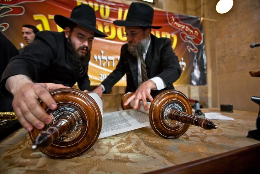 Warsaw: Jewish Heritage 4-Hour Private Tour - Próżna Street: where Jewish Warsaw still breathes through the blocks