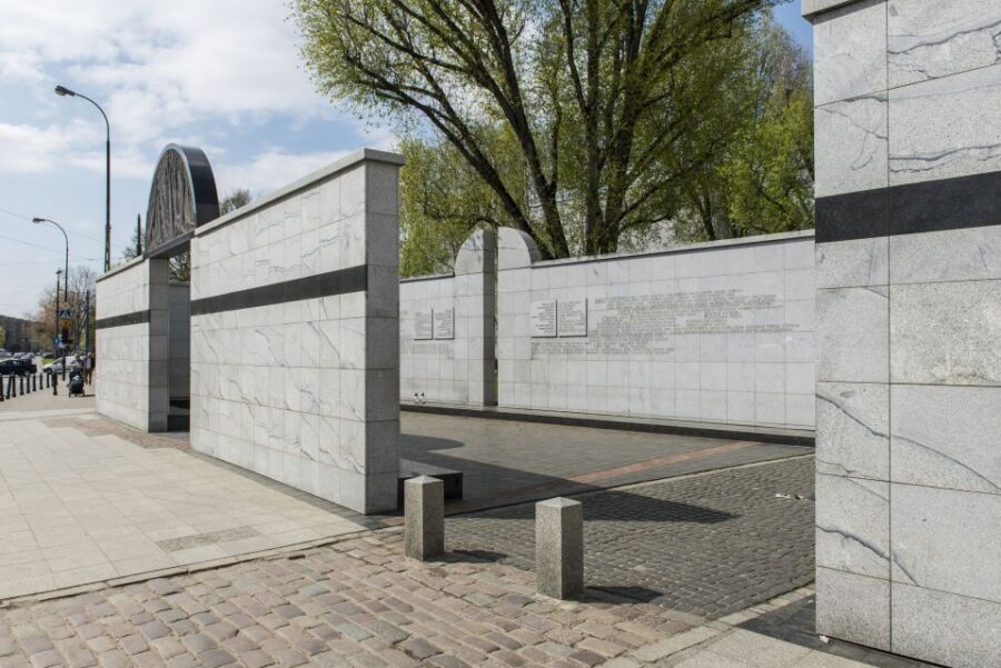Warsaw: Jewish Heritage 4-Hour Private Tour - Price and value: $42 for a private 4-hour route with transport