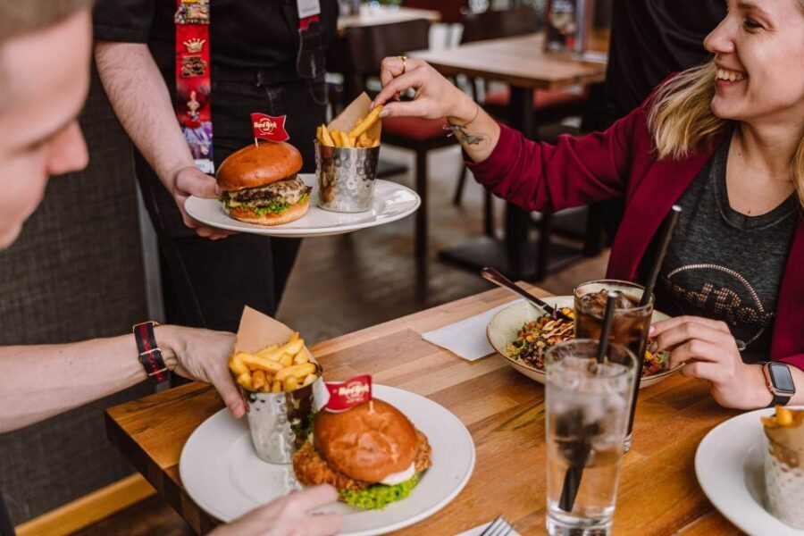 Warsaw: Lunch or dinner at Hard Rock Cafe with Skip-the-Line - Timing and Small-Group Feel: 90 Minutes That Work