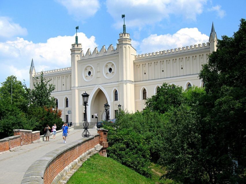 Warsaw: Majdanek Concentration Camp & Lublin Guided Day Tour - Lunch in a Polish milk bar: the reset you’ll be glad you planned