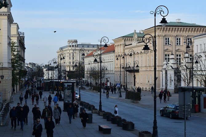 Warsaw Old Town Guided Tour with Antek & Friends | small groups - Rynek Starego Miasta: UNESCO square after WWII
