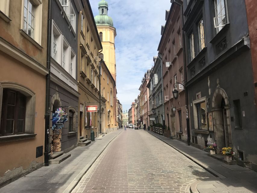Warsaw: Old Town Guided Walking Tour - The Narrowest House façade: a detail you’ll remember