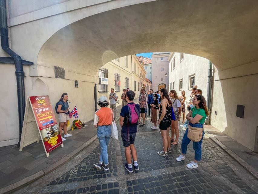 Warsaw: Old Town Highlights Walking Tour in English - Copernicus Monument and the Royal Route: seeing the ceremonial spine of Warsaw
