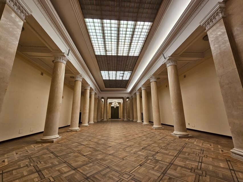 Warsaw: Palace of Culture and Science Guided Tour - Who should book this guided tour—and who should skip it