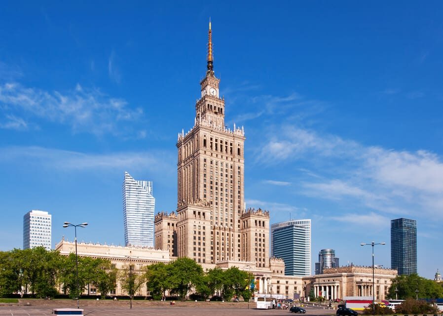 Warsaw: Palace of Culture and Science Guided Tour - Languages and guide delivery: when volume and access change the whole tour