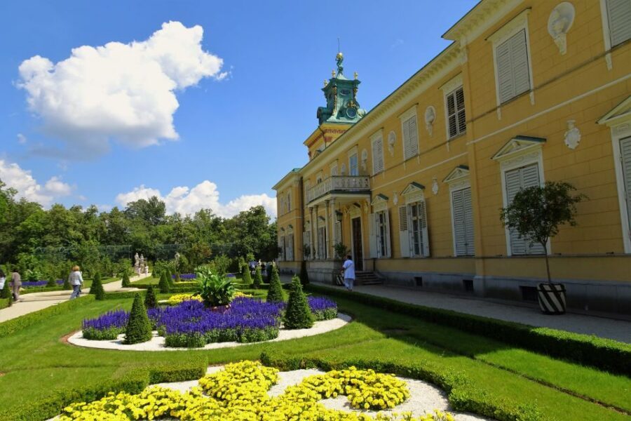Warsaw: Skip-the-Line Wilanow Palace & Gardens Private Tour - The White Hall, apartments, cabinet, chapel: what to watch for