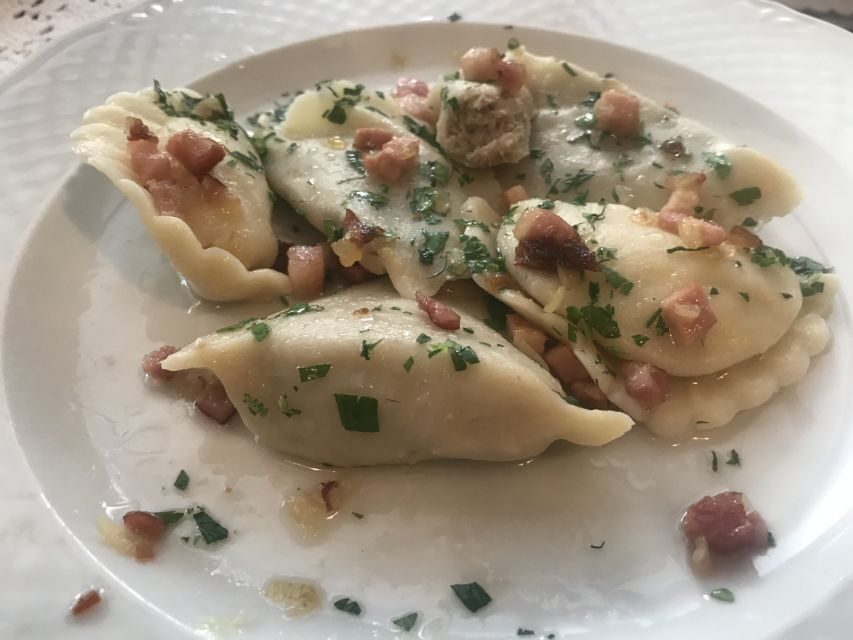 Warsaw: Traditional Food Tour with Old Town Sightseeing - Old Town walking: Royal Castle area, Market Square, Sigismund’s Column, St. Anne’s