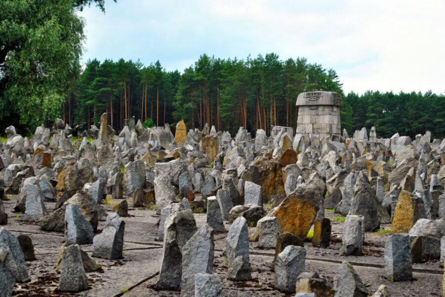 Warsaw: Treblinka Heartbreaking Concentration Camp Tour - Umschlagplatz in Warsaw: why you see the city too