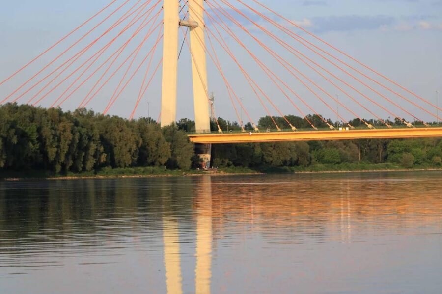 Warsaw: Vistula River Cruise with Your Music & City Views - What to bring (and what to skip) for an easy ride