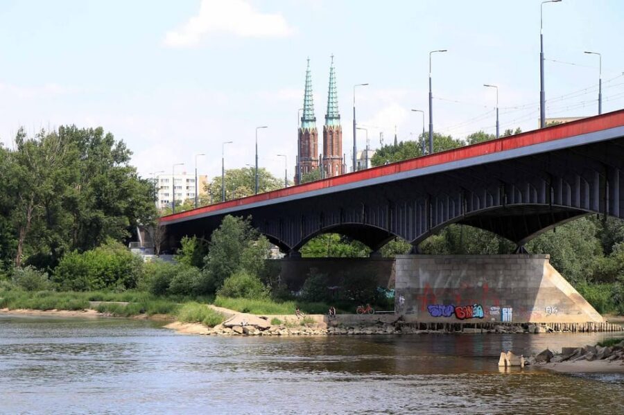 Warsaw: Vistula River Cruise with Your Music & City Views - The day on the water: what happens in order