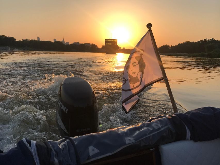 Warsaw: Vistula River Sunset Cruise with Welcome Drink - The Guide and Captain Experience: Stories vs Quiet Time