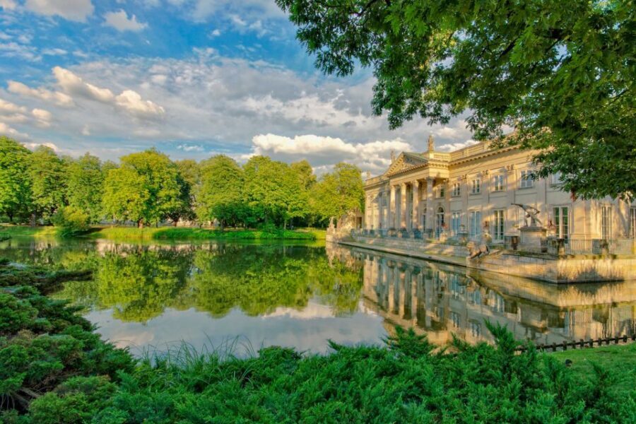 Warsaw: Warsaw Historical Group Tour with Pickup & Drop-Off - Key things that make this tour work