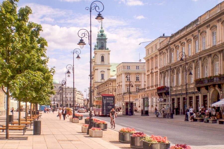 Warsaw: Warsaw Historical Group Tour with Pickup & Drop-Off - Łazienki Park and the summer residence: a royal stop inside a public green space