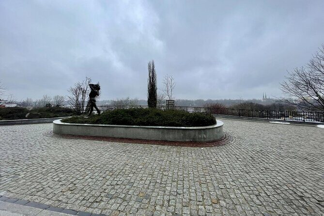 Warsaw's Old Town A Self-Guided Audio Tour - Rynek Starego Miasta: the square where the story gathers